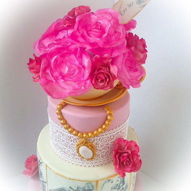 Alice in Wonderland Cake